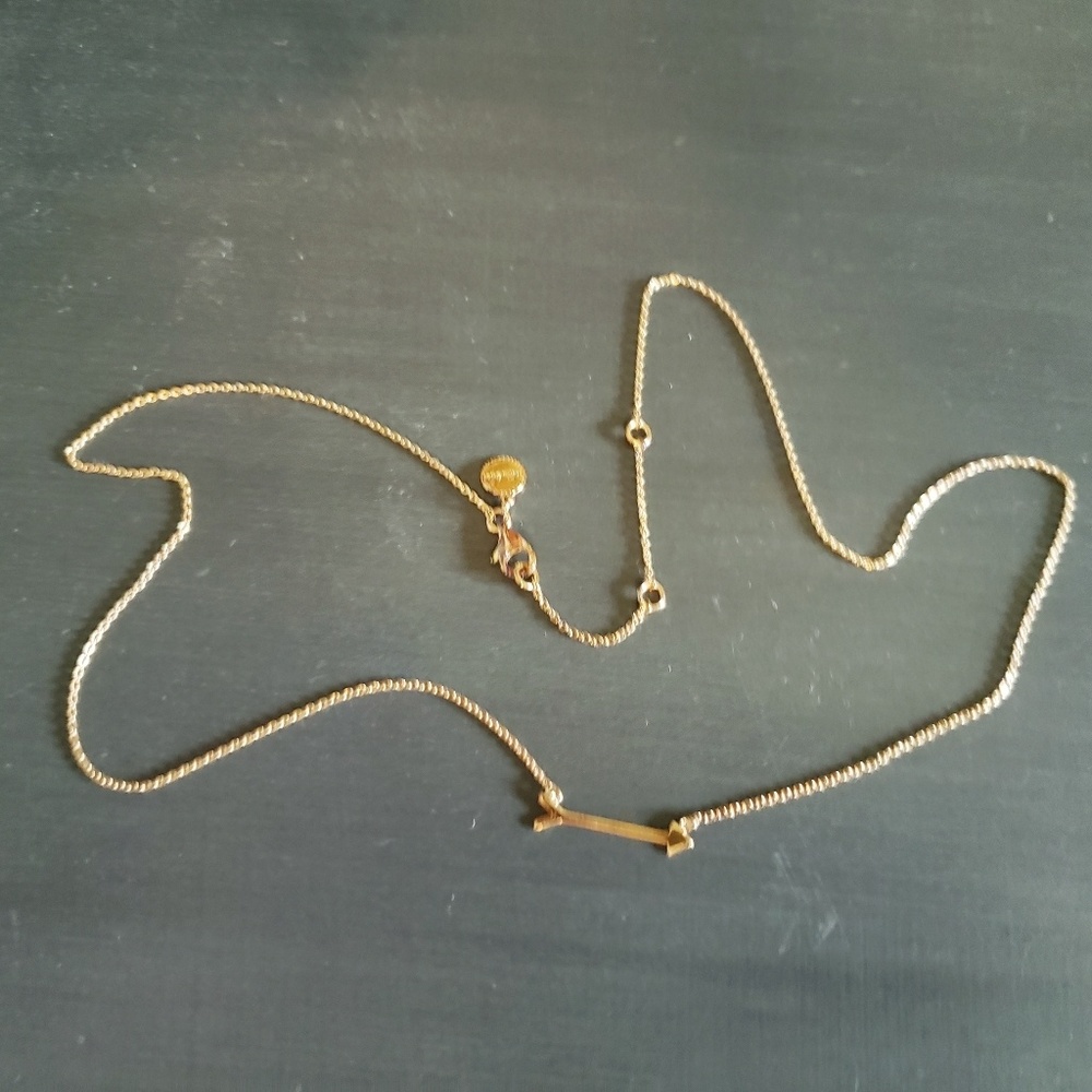 Stella and Dot arrow necklace